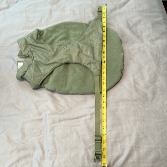 NWOT Boots & Barkley Dog Puffer Jacket with Buckle Green Size M. - Picture 7 of 10